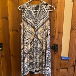 Cute light white dress. Fun to wear